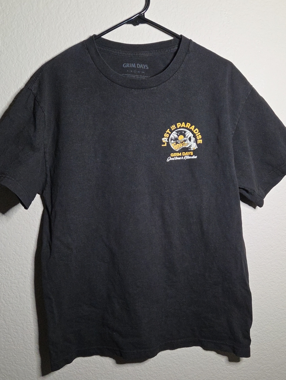 Men’s Black 'Lost in Paradise' Graphic Tee